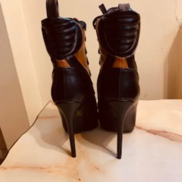 AZALEA WANG Inherit The Crown Lace Up Boots - Picture 9 of 13